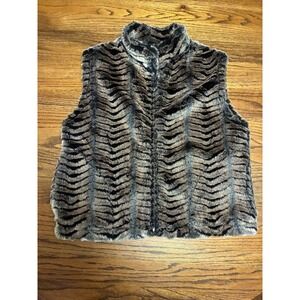 Black Mountain Outdoor Faux Fur Vest Womens‎ Medium Brown Grey Tiger Stripe Zip